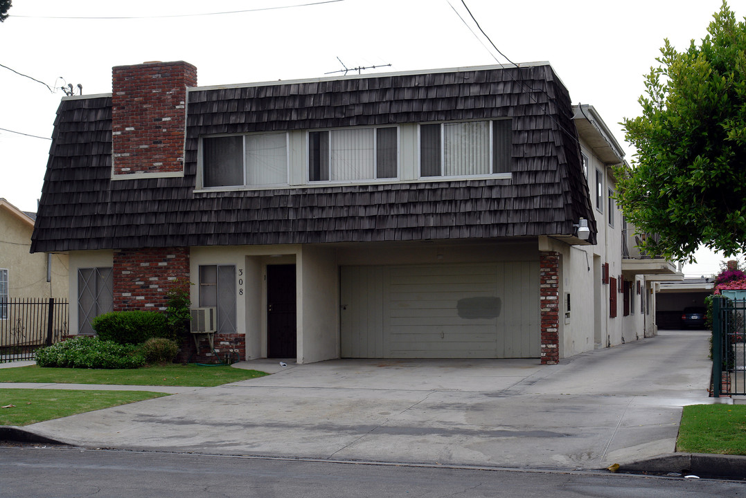 308 Stepney St in Inglewood, CA - Building Photo