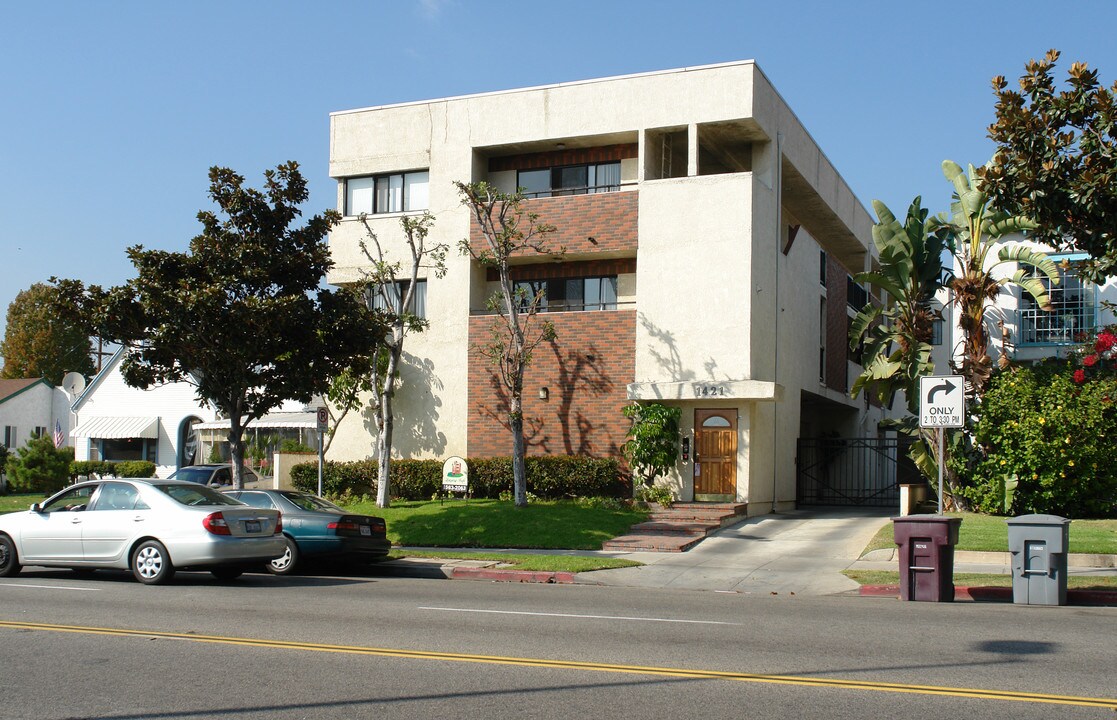 1421 E Broadway in Glendale, CA - Building Photo