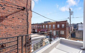 1741 S 23rd St, Unit 2 in Philadelphia, PA - Foto de edificio - Building Photo