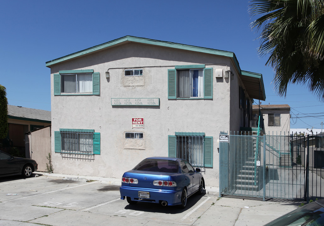 4250-4256 Marlborough Ave in San Diego, CA - Building Photo