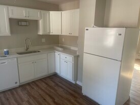 14 Church St in Sterling, CT - Building Photo