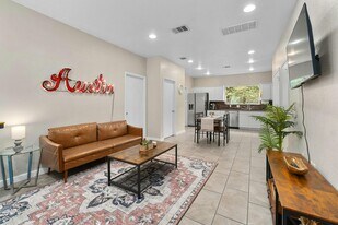 2917 E 16th St in Austin, TX - Building Photo