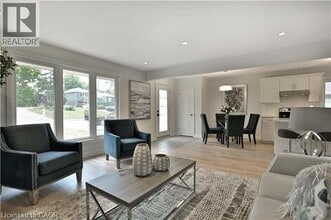 318 Sanatorium Rd in Hamilton, ON - Building Photo - Building Photo