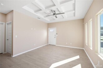 914 N Spruce St in Edinburg, TX - Building Photo - Building Photo