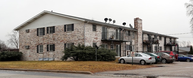 2102 Red Arrow Trl in Madison, WI - Foto de edificio - Building Photo