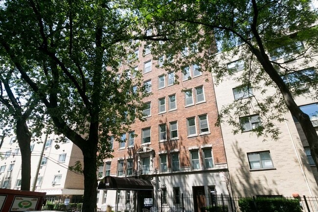 property at 940 W Winona St