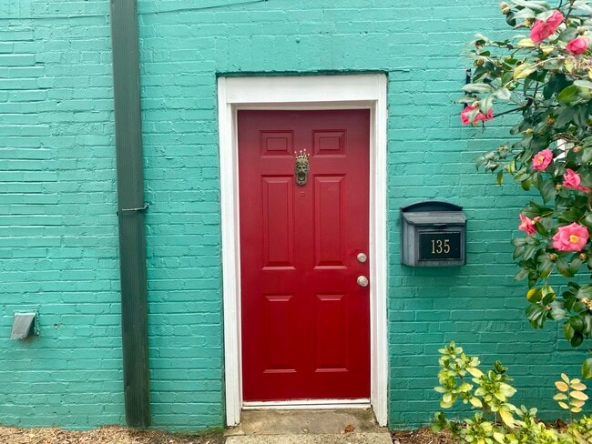 property at 135 Laurens St SW