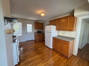 40 Hanson St, Unit 3 in Somerville, MA - Building Photo - Building Photo