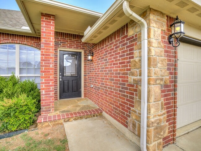 16204 Juliet Dr in Edmond, OK - Foto de edificio - Building Photo
