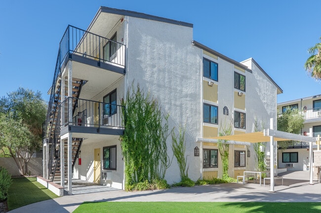 8th Street Apartments