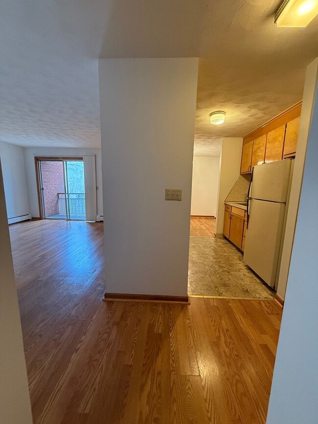 490 Burritt St in New Britain, CT - Building Photo - Building Photo