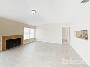 10526 Kinderhook Dr in San Antonio, TX - Building Photo - Building Photo