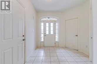 1207 Green Acres Dr in Fort Erie, ON - Building Photo - Building Photo