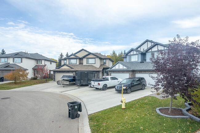 16 Aurea Bay in Spruce Grove, AB - Building Photo - Building Photo