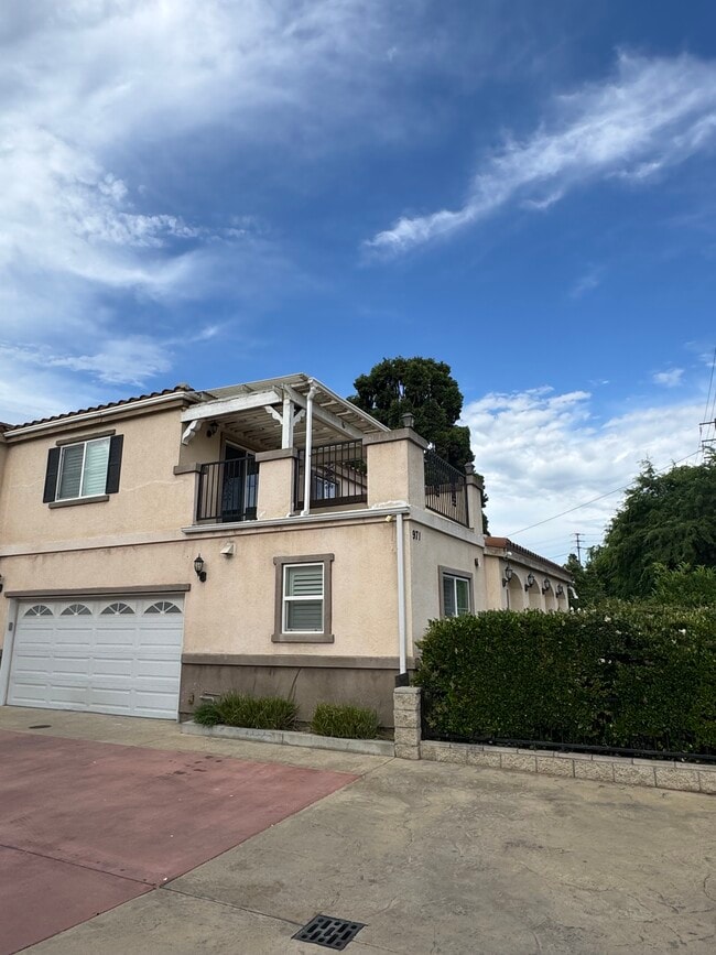 971 Cypress St in Covina, CA - Building Photo - Building Photo