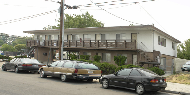 303 Lawton St in Antioch, CA - Building Photo - Building Photo