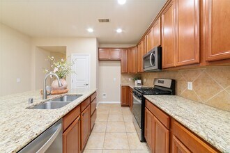 6403 Guilford Glen Ln in Katy, TX - Building Photo - Building Photo