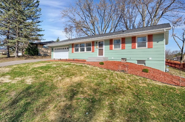 524 Benz Rd in New Brighton, MN - Building Photo - Building Photo