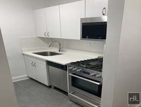 EAST 35 STREET in New York, NY - Foto de edificio - Building Photo