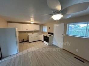 4187 Cordell Dr in Dayton, OH - Building Photo - Building Photo