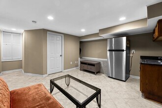 1008 Hobbs Dr, Unit House in Silver Spring, MD - Building Photo - Building Photo