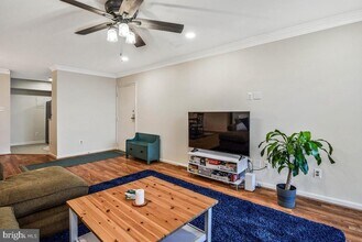 3121 Patrick Henry Dr in Falls Church, VA - Building Photo - Building Photo