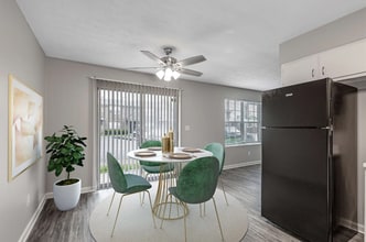 Paddocks at Ridge Park in Louisville, KY - Foto de edificio - Building Photo