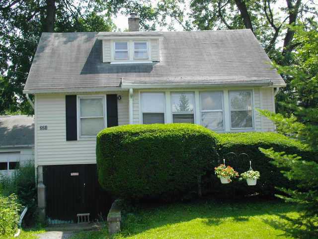 property at 221 River Meadow Dr