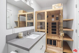 25 Ironsides St in Marina Del Rey, CA - Building Photo - Building Photo