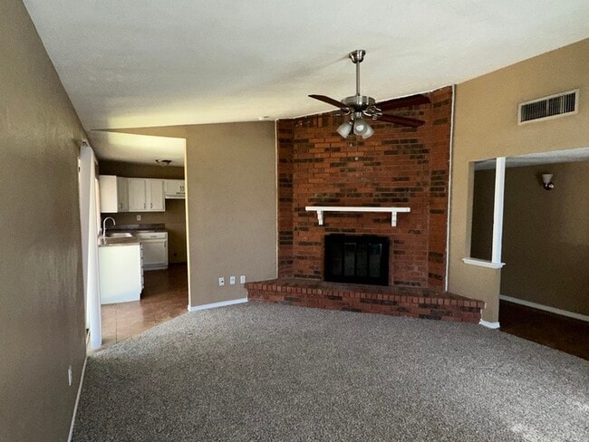6905 Blackberry Dr in Arlington, TX - Building Photo - Building Photo