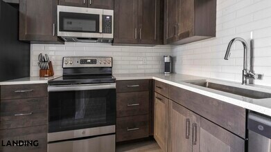 2250 McGregor Blvd, Unit 1103 in Ft. Myers, FL - Foto de edificio - Building Photo