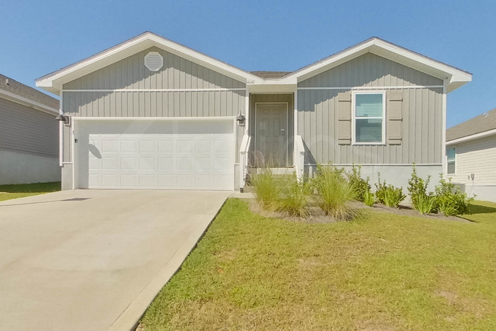 4640 Malay Cir in Milton, FL - Foto de edificio