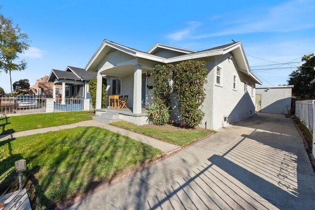 1249 W 56th St in Los Angeles, CA - Building Photo - Building Photo