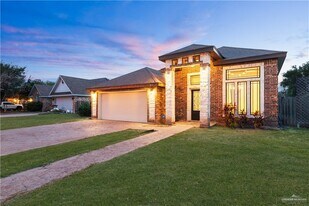 28 Short Line Ave in Edinburg, TX - Building Photo