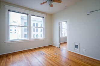 Maurice Dear Apartments in Portland, OR - Building Photo - Building Photo