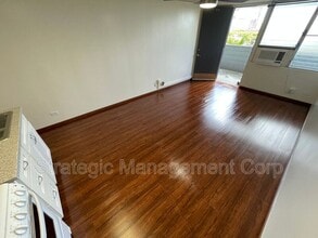 1301 Lusitana St in Honolulu, HI - Foto de edificio - Building Photo