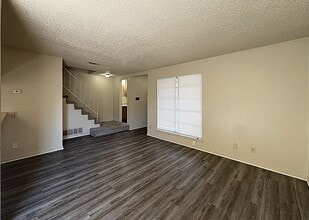 1202 Covey Ln, Unit #D in Killeen, TX - Foto de edificio - Building Photo