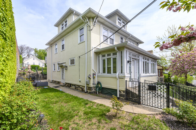 291 Delavan Ave in Greenwich, CT - Building Photo - Building Photo