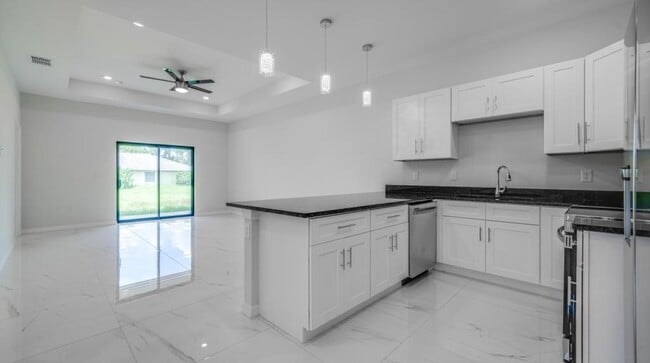 property at 4864 Golfview Blvd