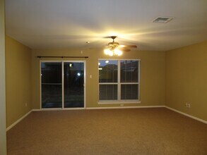 7716 Redbrush in Temple, TX - Foto de edificio - Building Photo