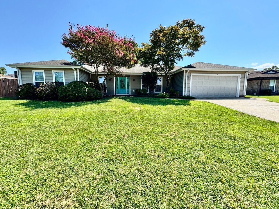1276 Parkside Pl in Virginia Beach, VA - Building Photo