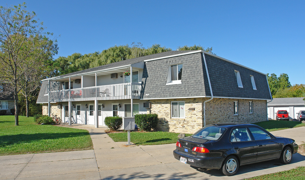 Norway-Aire Apartments in Muskego, WI - Building Photo