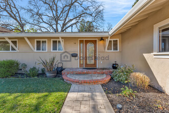 14 Saint Lawrence Ct in Pleasant Hill, CA - Building Photo - Building Photo