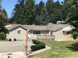 16606 111th Ave SE in Renton, WA - Building Photo