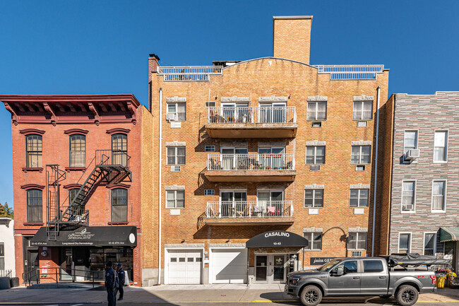 1043 47th Ave in Long Island City, NY - Building Photo - Building Photo