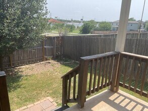 9030 Moccasin Lake in San Antonio, TX - Building Photo - Building Photo