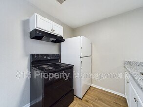 5722 Norton Ave in Kansas City, MO - Foto de edificio - Building Photo