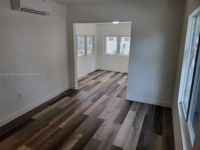 285 NE 80th Ter in Miami, FL - Building Photo - Building Photo