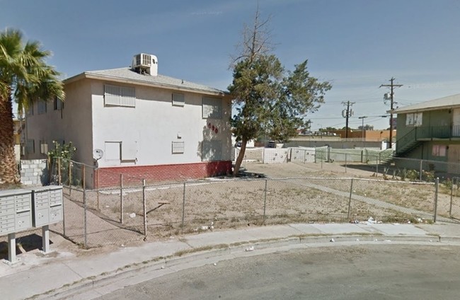 537 Calcaterra Cir in Las Vegas, NV - Building Photo - Building Photo