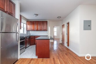 607 E 8th St in Brooklyn, NY - Building Photo - Building Photo